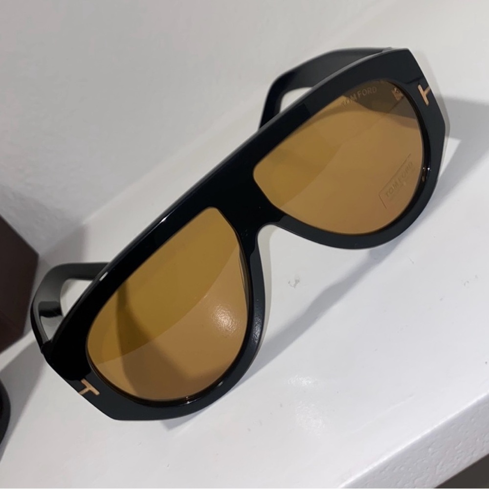 Tom Ford Brown Sunglasses with case and papers